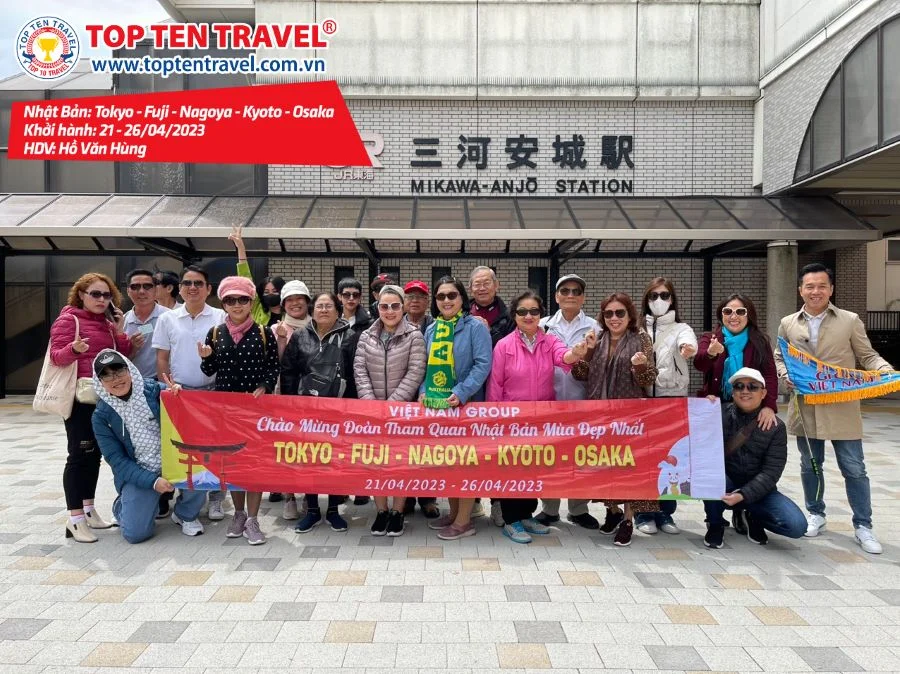 Tổng hợp hình đoàn tour du lịch khởi hành tháng 4 tại Top Ten Travel