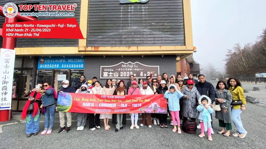 Tổng hợp hình đoàn tour du lịch khởi hành tháng 4 tại Top Ten Travel