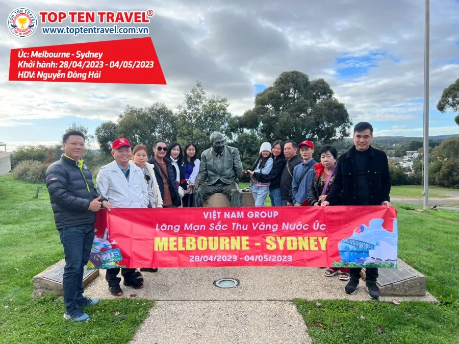 Tổng hợp hình đoàn tour du lịch khởi hành tháng 4 tại Top Ten Travel