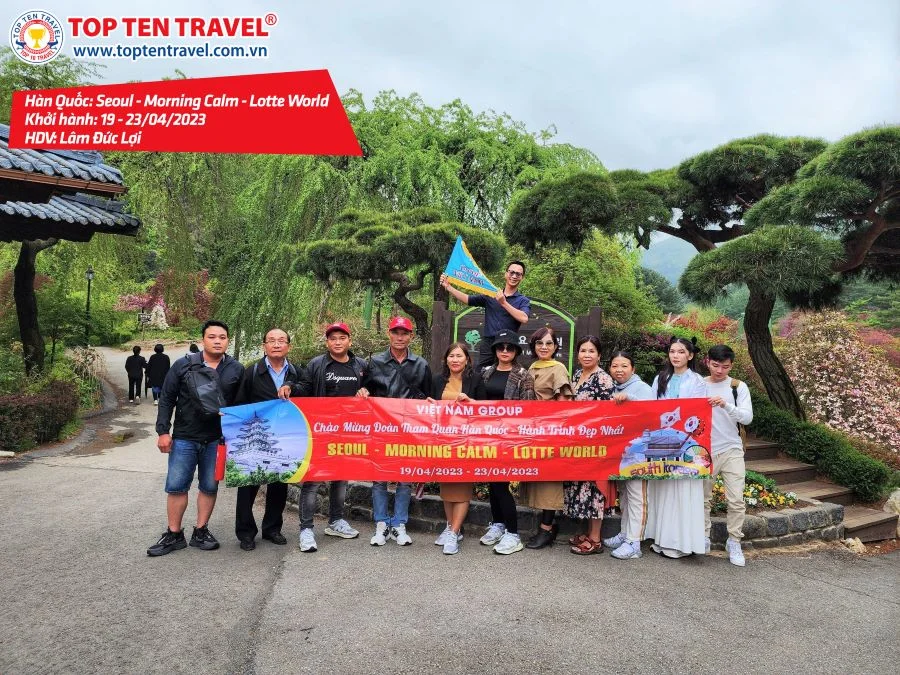 Tổng hợp hình đoàn tour du lịch khởi hành tháng 4 tại Top Ten Travel