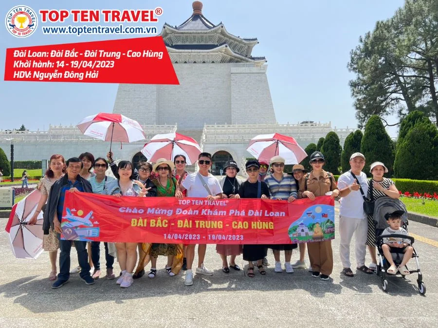Tổng hợp hình đoàn tour du lịch khởi hành tháng 4 tại Top Ten Travel