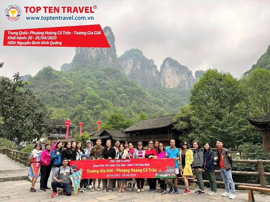 Tổng hợp hình đoàn tour du lịch khởi hành tháng 4 tại Top Ten Travel