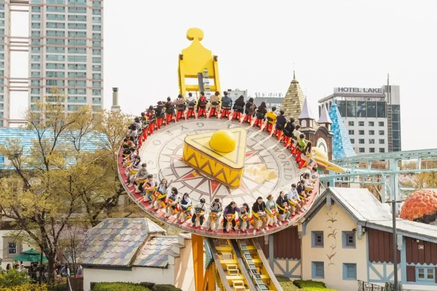 Khám phá những trò chơi cảm giác mạnh tại công viên Lotte World ngay tại xứ Hàn