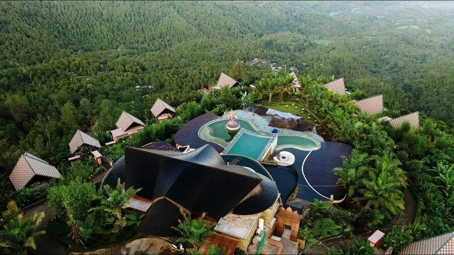 Hanging Gardens of Bali sở hữu hệ thống hồ bơi vô cực đẹp lung linh