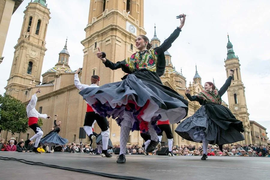 Lễ hội Fiesta Del Pilar bắt đầu từ sáng sớm cho đến tận chiều tối ngày 12/10