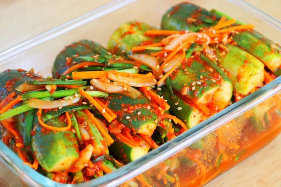 Kim chi dưa leo không chỉ là món ăn kèm lý tưởng cho các bữa cơm gia đình mà còn là người bạn hoàn hảo cho các món súp nóng hổi hay món hầm đậm đà