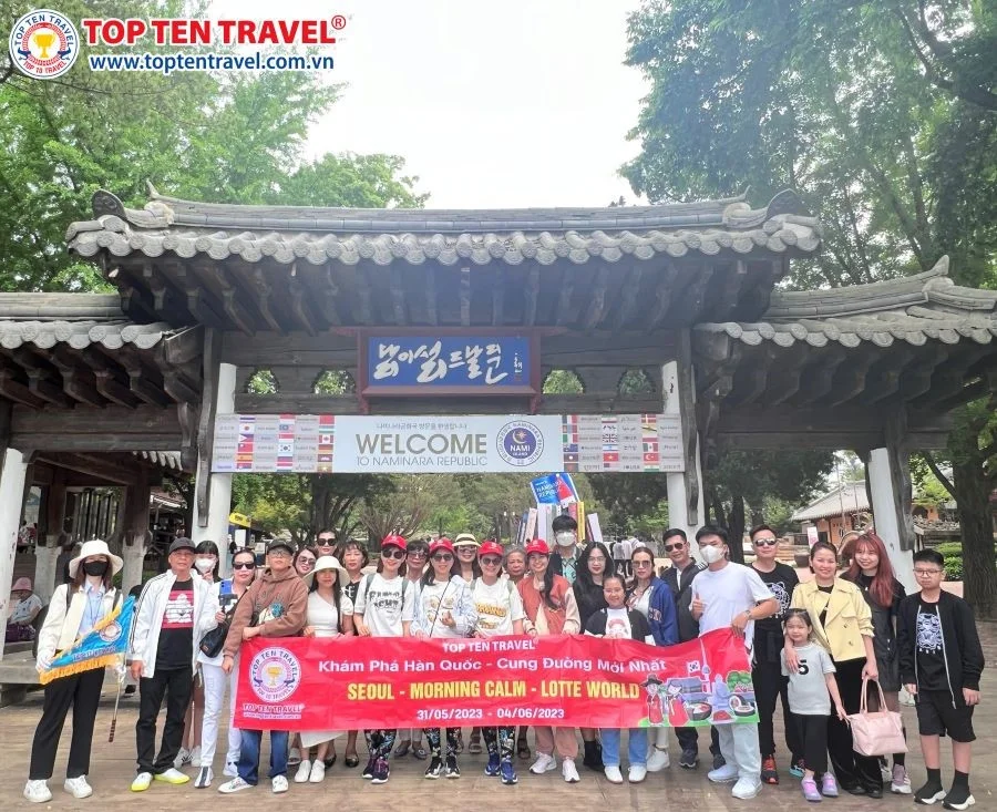 Đoàn khách nhà Top Ten Travel tham quan du lịch Hàn Quốc