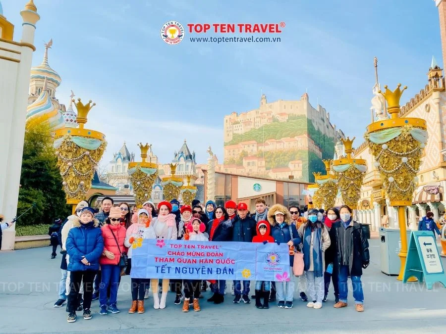 Đoàn khách nhà Top Ten Travel tham quan du lịch Hàn Quốc