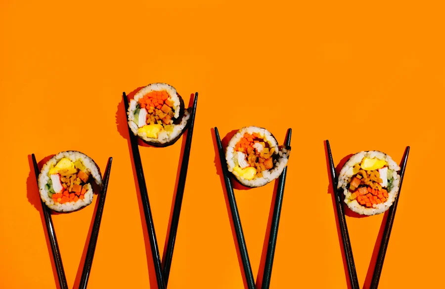 Người Hàn Quốc cũng có những “quy tắc ngầm” trên bàn ăn để thể hiện sự tôn trọng dành cho người xung quanh
