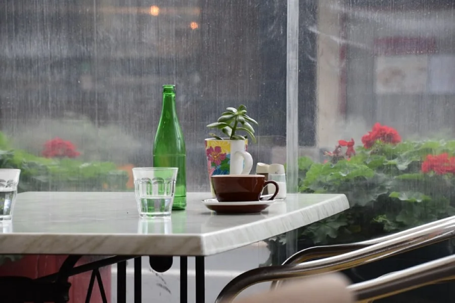 Một trong những điều cấm kỵ tại Nga chính là việc đặt chai rỗng trên bàn