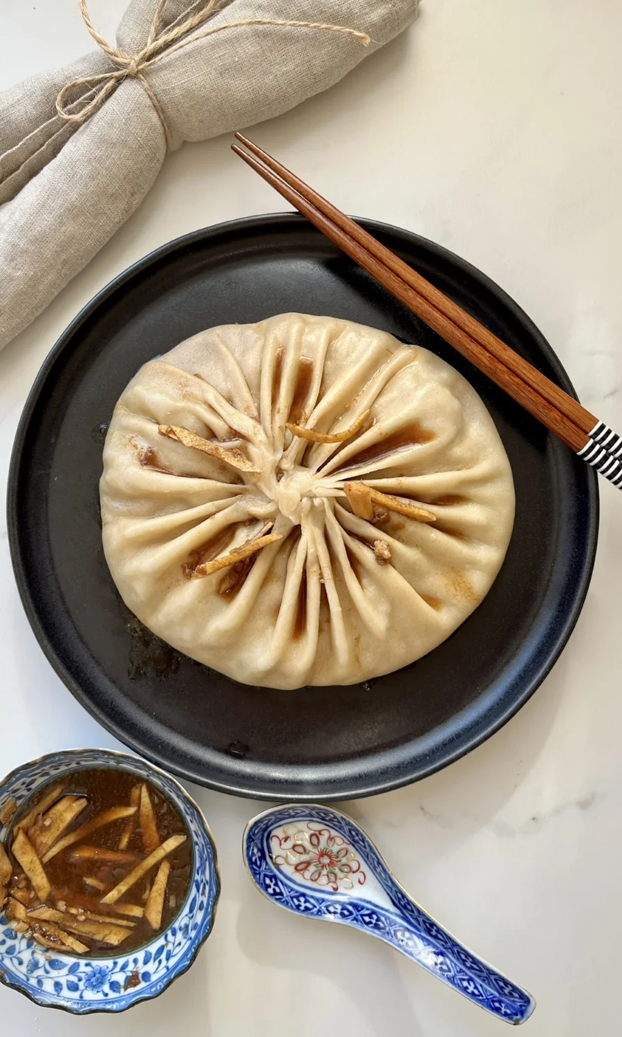 Tangbao, hay còn gọi là bánh bao nước thịt, là một trong những món ăn Tây An nổi tiếng thơm ngon, hấp dẫn