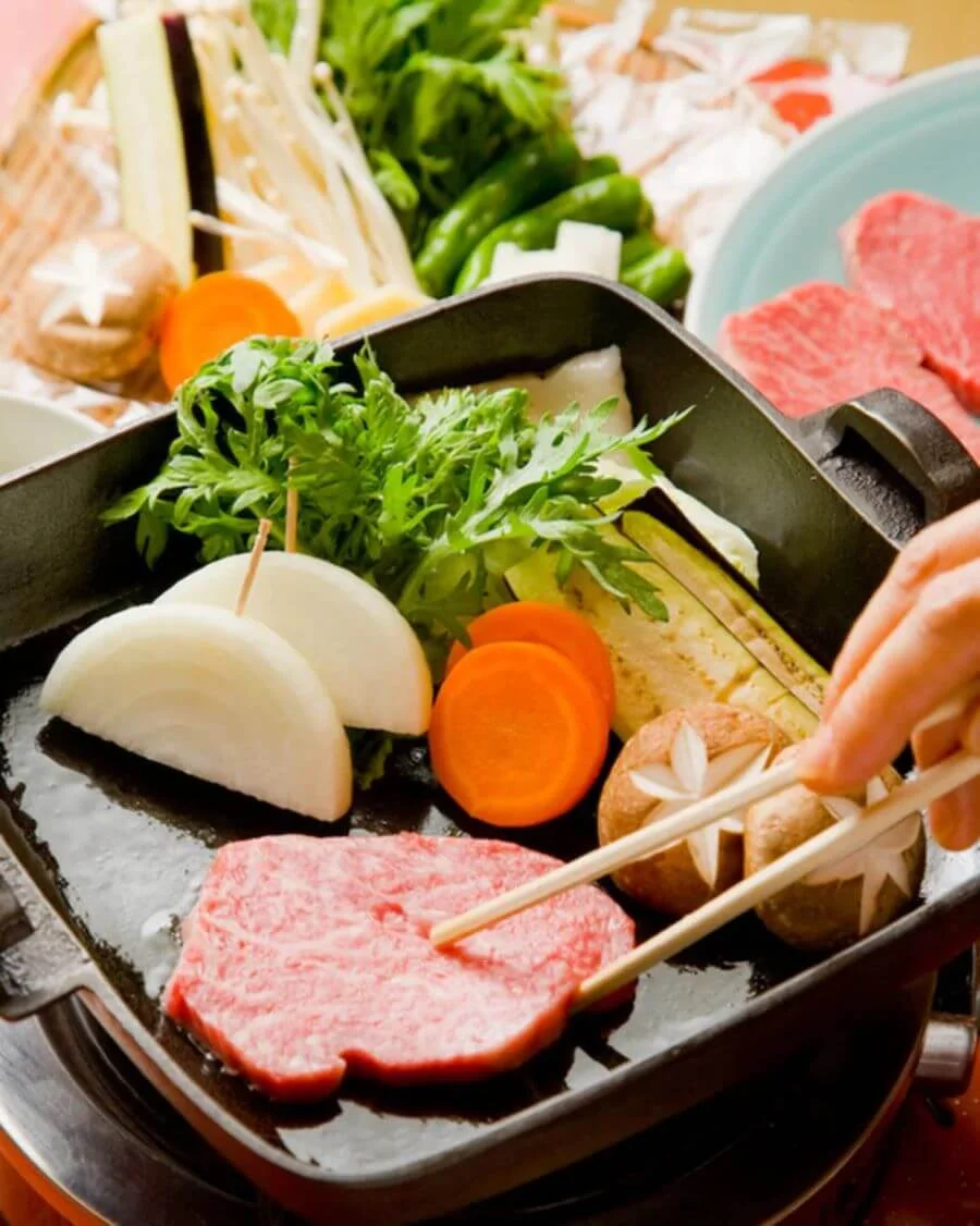 Nhà hàng Sukiyaki Kappo Yoshizawa là một điểm đến lý tưởng cho những ai muốn trải nghiệm sukiyaki theo phong cách kappo tinh tế