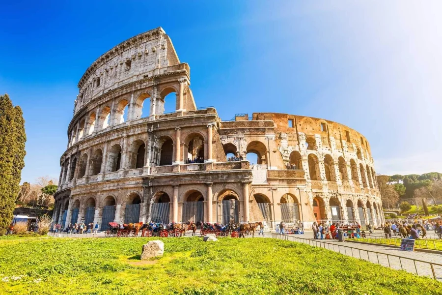 Rome, thành phố mang trong mình vẻ đẹp kiêu sa, tráng lệ, là điểm đến mơ ước của biết bao du khách
