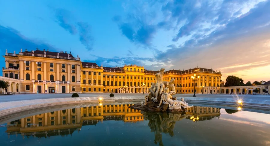 Vienna, thủ đô của Áo, luôn là điểm đến mơ ước của du khách yêu thích sự lãng mạn và đam mê nghệ thuật
