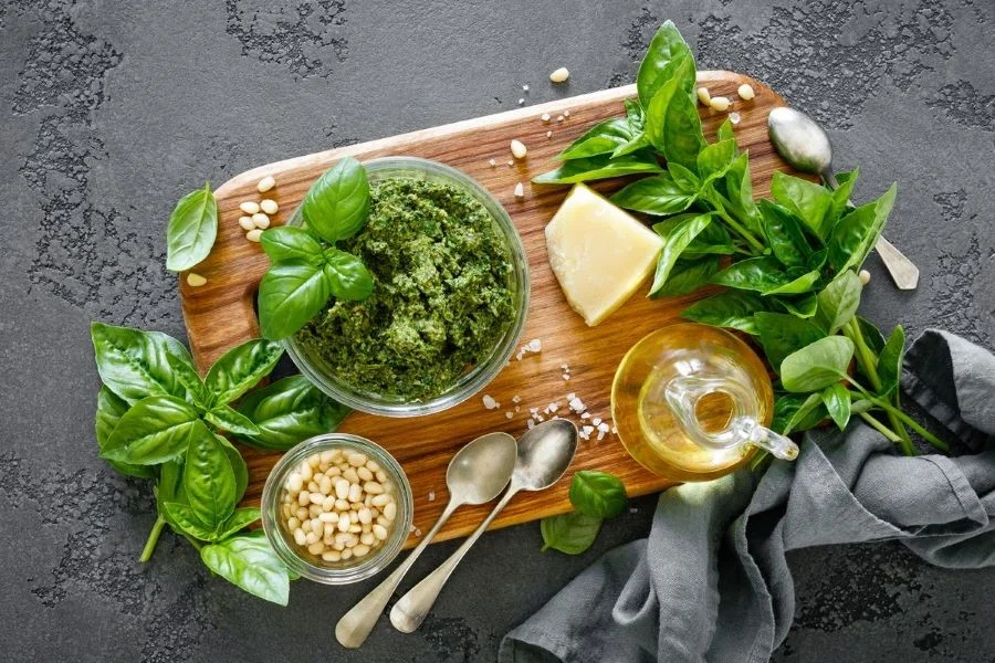 Sốt Pesto Genovese là một loại nước sốt đặc biệt được làm từ lá húng quế tươi