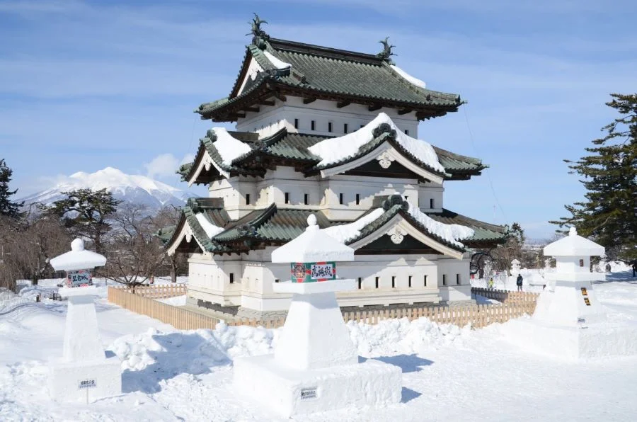 Lễ hội đèn lồng tuyết lâu đài Hirosaki - một trong năm lễ hội tuyết lớn nhất ở Michinoku