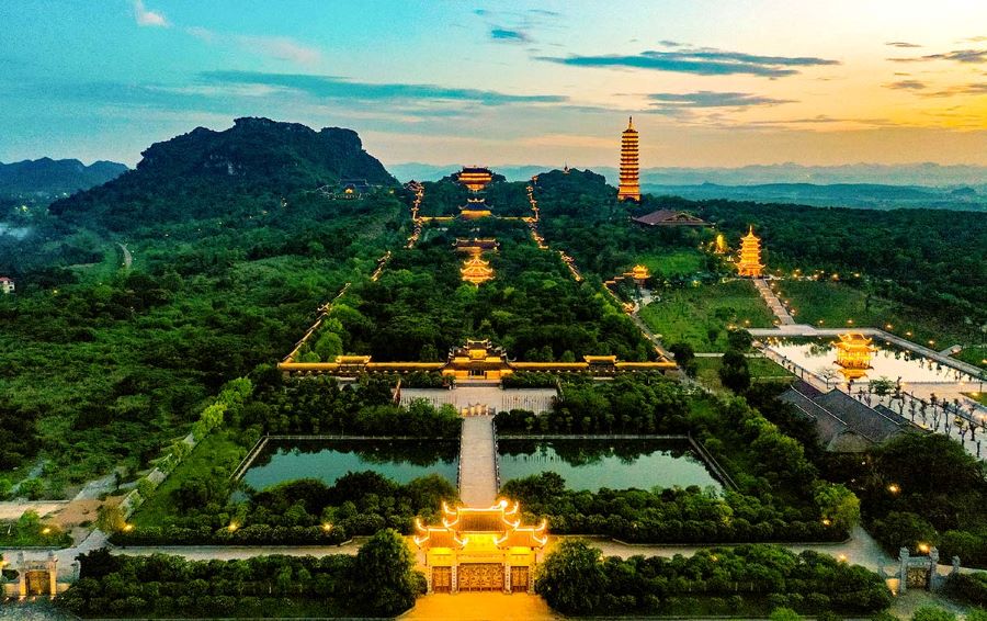 Vẻ đẹp tựa chốn bồng lai tiên cảnh tại Chùa Bái Đính