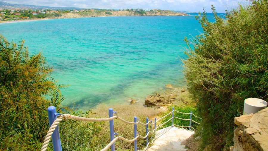 Nằm cách thành phố Perth khoảng 2 giờ lái xe, Coral Bay nổi tiếng là một trong những bãi biển xinh đẹp của nước Úc