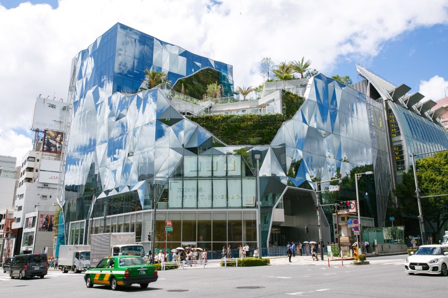 Tokyu Plaza Omotesando Omokado là một trong những trung tâm mua sắm nổi tiếng nhất ở Tokyo