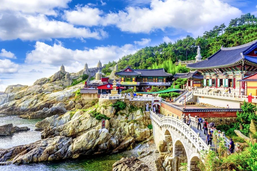Đền Haedong Yonggungsa được mệnh danh là một trong những ngôi chùa cổ nhất tại xứ sở kim chi Hàn Quốc
