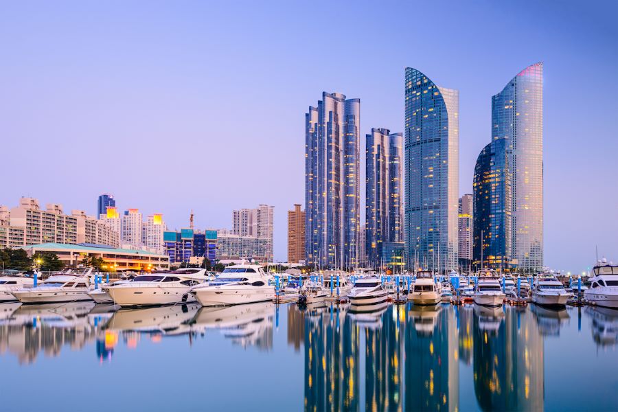 Busan là thành phố lớn thứ hai ở Hàn Quốc đồng thời còn là tọa độ tham quan được đông đảo du khách yêu thích 