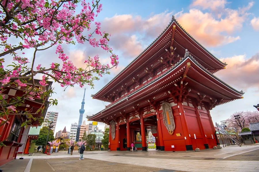 Đền thờ Asakusa Kannon - một trong những ngôi đền thờ cổ nhất thủ đô