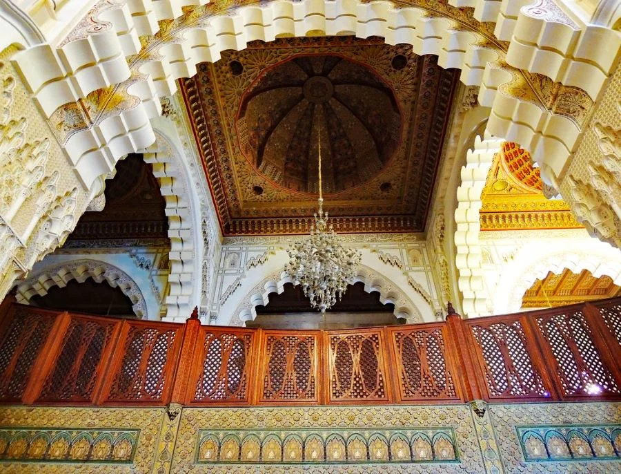 Phong cách nội thất xa hoa và tráng lệ bên trong Thánh đường Hồi giáo Hassan II