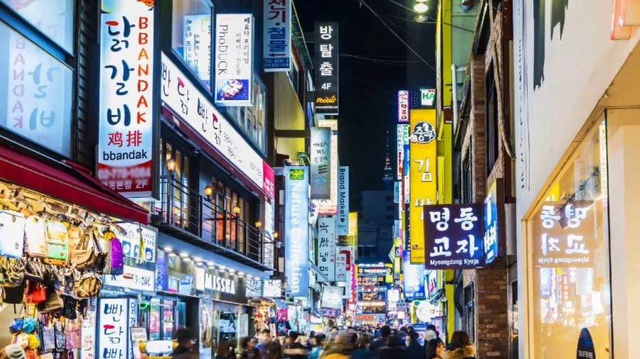 Khu vực chợ đêm Dongdaemun tại Hàn Quốc
