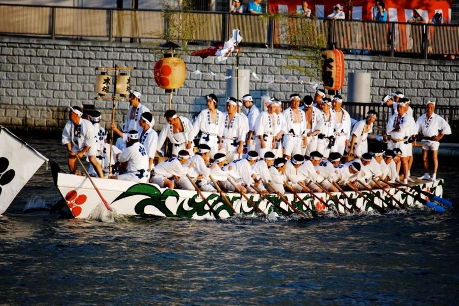 Lễ hội mùa hè Tenjin Matsuri sở hữu nhiều hoạt động văn hóa thú vị và độc đáo 