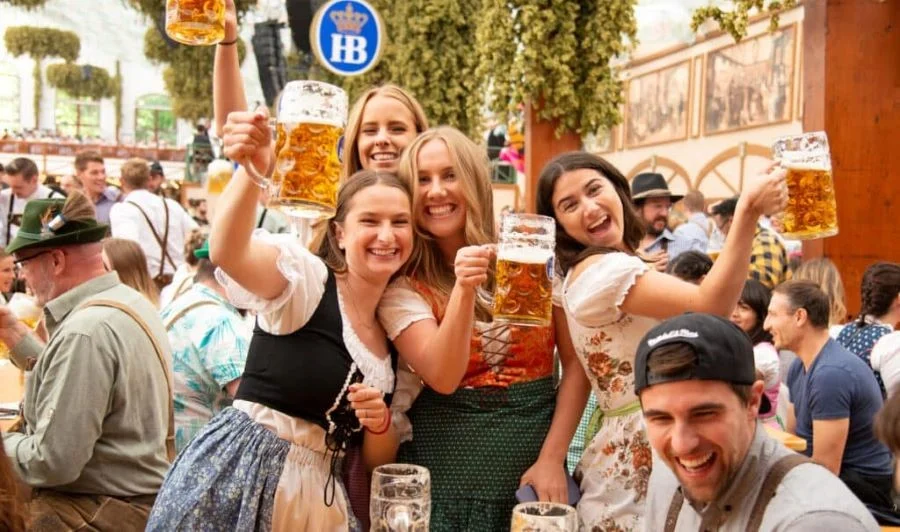 Những hoạt động truyền thống đặc sắc của người Đức tại Oktoberfest
