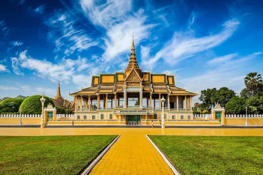 Cung điện Hoàng gia Campuchia - một trong những địa điểm tham quan thu hút khách du lịch bậc nhất tại xứ sở chùa tháp