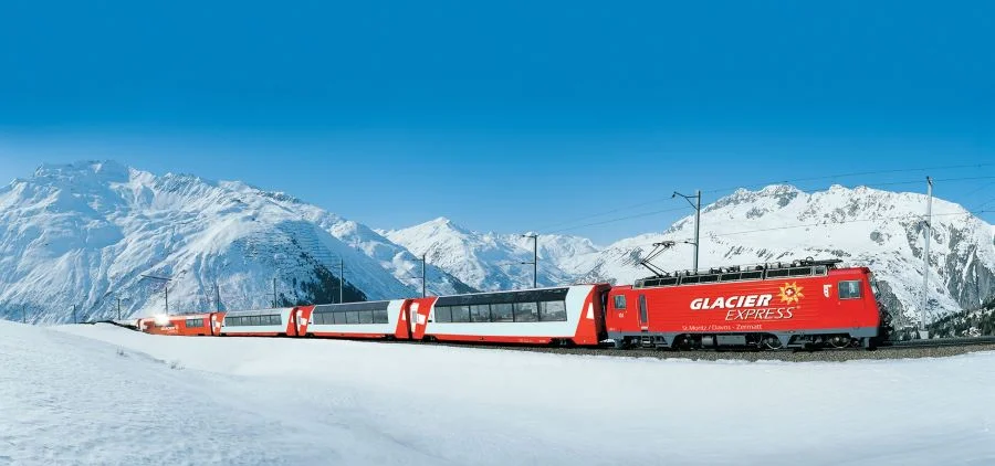 Trải nghiệm chuyến tàu tốc hành Glacier trong tour du lịch Thụy Sĩ là một hành trình kỳ diệu và đáng nhớ 