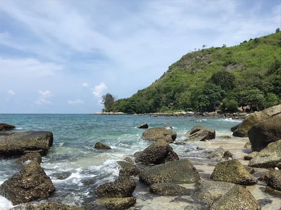 Ao Sane - một trong những bãi biển đẹp nhất Phuket mà bạn không nên bỏ lỡ