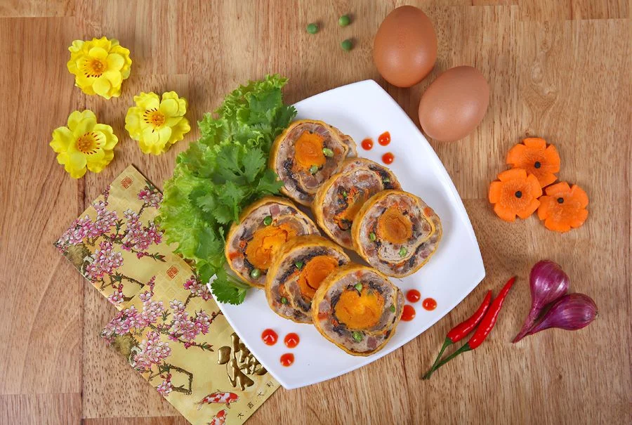 Chả hoa ngũ sắc không chỉ đẹp mắt mà còn cực kỳ thơm ngon, hấp dẫn