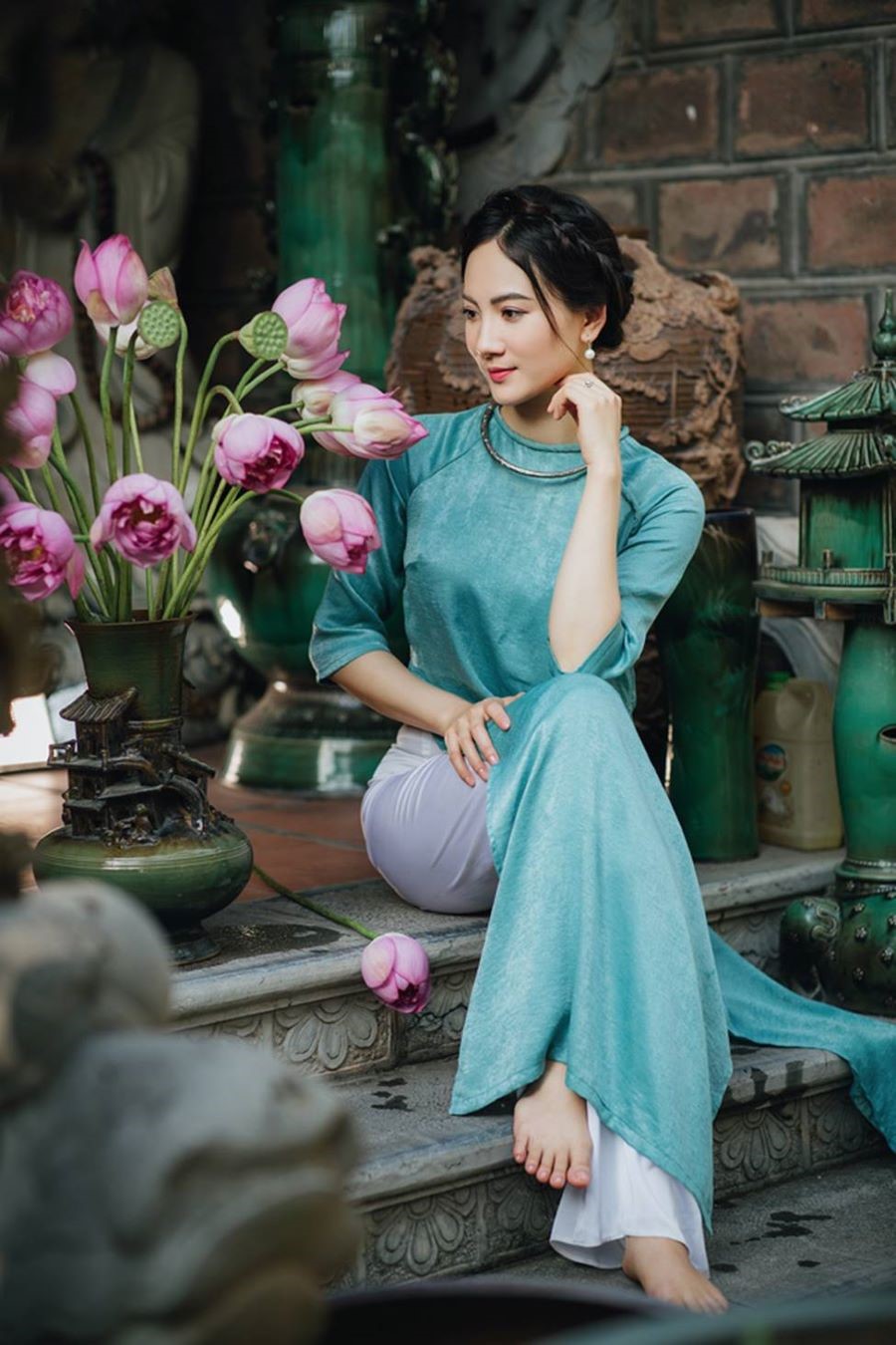 Duyên dáng trong tà áo dài tại Huế mộng mơ