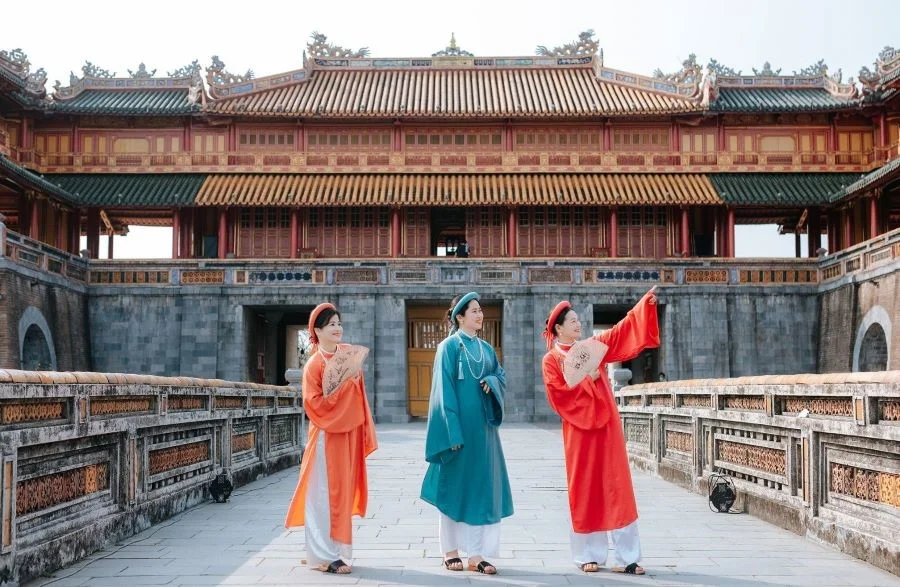Nếu bạn vẫn chưa biết nên thuê áo dài chụp ảnh ở đâu tại Huế thì Áo dài Mixu là một sự gợi ý hoàn hảo