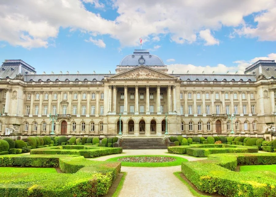 Cung điện hoàng gia Brussels - một trong những công trình thế kỷ nổi tiếng ở  Bỉ