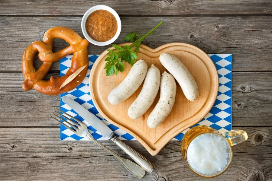 Weiβwurst - Xúc xích trắng là loại xúc xích truyền thống đến từ miền Nam nước Đức