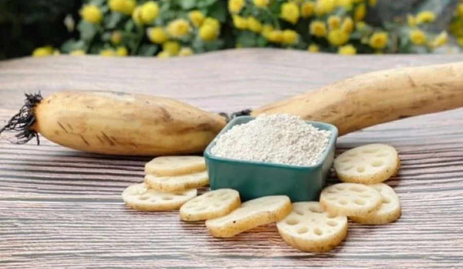 Tinh bột củ sen có tác dụng thanh nhiệt cơ thể, hỗ trợ giải độc và dễ tiêu hóa