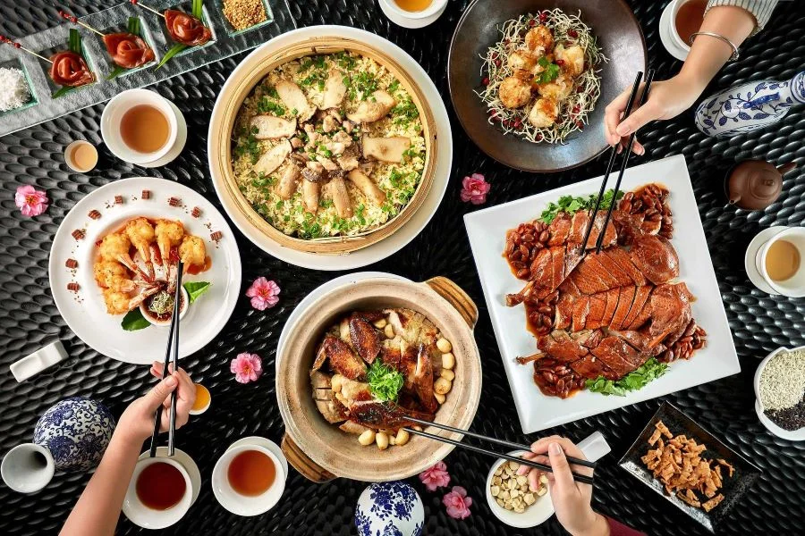 Ẩm thực Trung Hoa tựa như một bức tranh đa sắc màu từ nguyên liệu, hương vị cho đến cách chế biến và bày trí