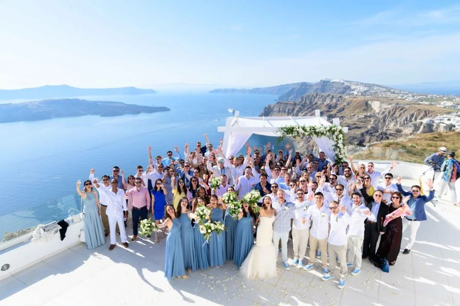 Đám cưới được tổ chức tại Santorini