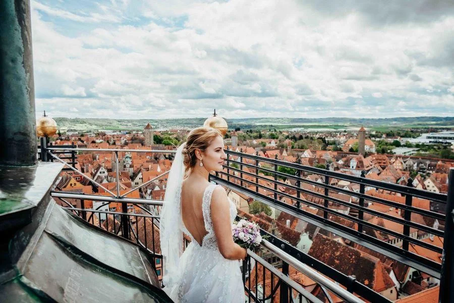 Thị trấn cổ kính Rothenburg là địa điểm chụp hình cưới nổi tiếng tại Đức
