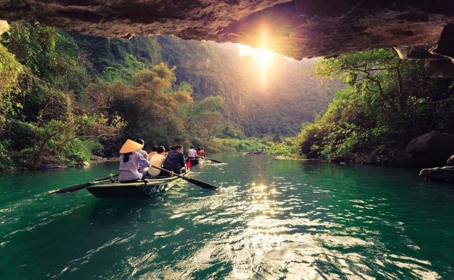 Tràng An Ninh Bình - Một địa điểm đẹp nên tham quan khi tới miền Bắc