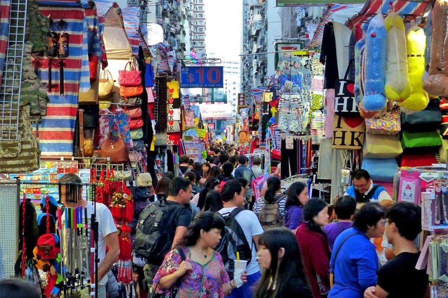Chợ Stanley hiện lên như một điểm nhấn độc đáo và thu hút du khách khi đến với phía Nam Hong Kong