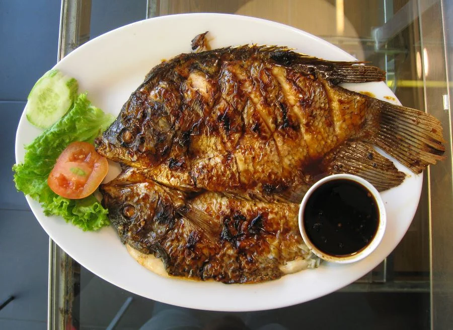 Cá nướng là món ăn truyền thống độc đáo của người Brunei 