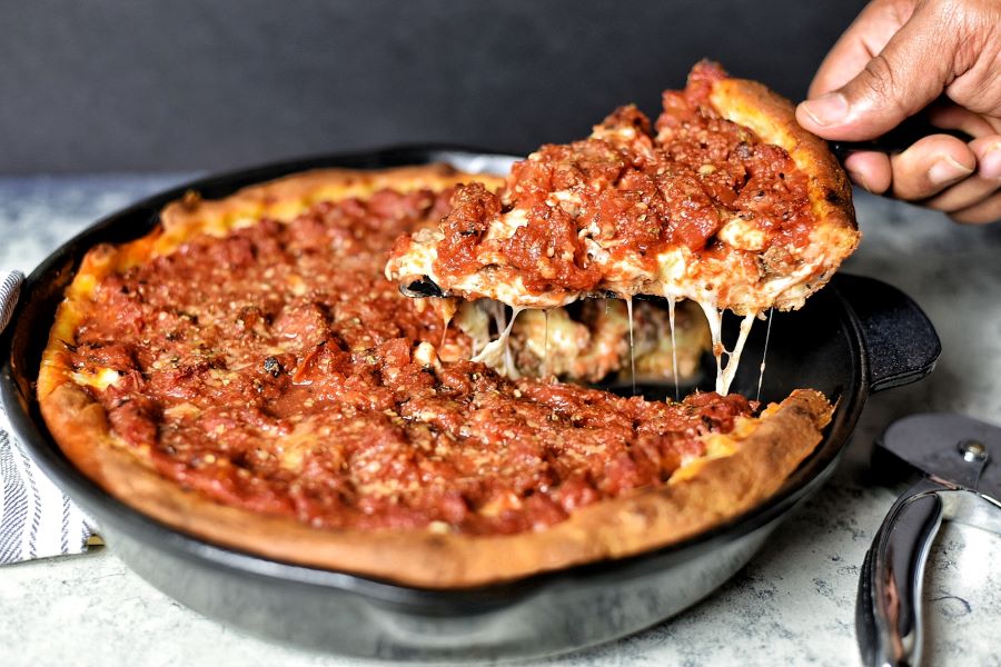  Bánh pizza được bán phổ biến trên khắp nước Mỹ, từ những quán ăn bình dân cho đến những nhà hàng sang trọng