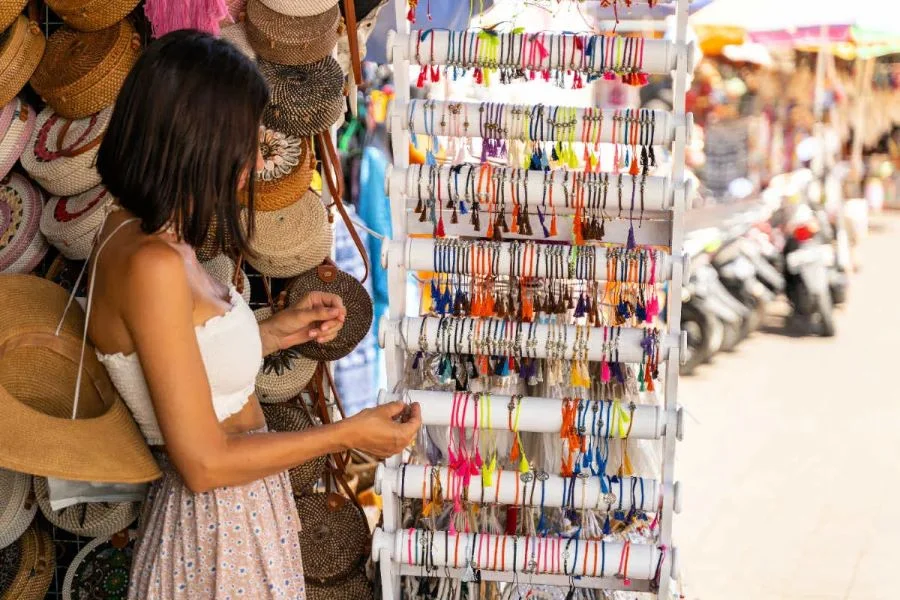 Kuta Art Market là một trong những khu chợ đêm nổi tiếng nhất tại Bali