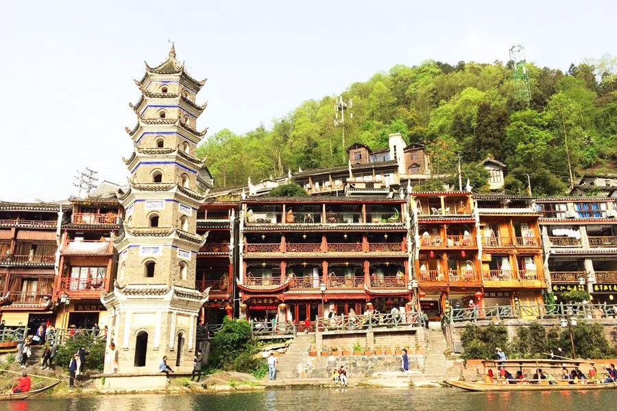 Top những lưu ý khi đi du lịch Phượng Hoàng Cổ Trấn