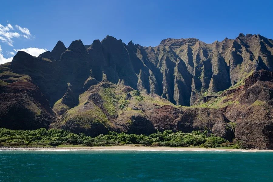 Đến Na Pali Coast là một trải nghiệm độc đáo mà bạn không thể tìm thấy ở bất kỳ nơi nào khác