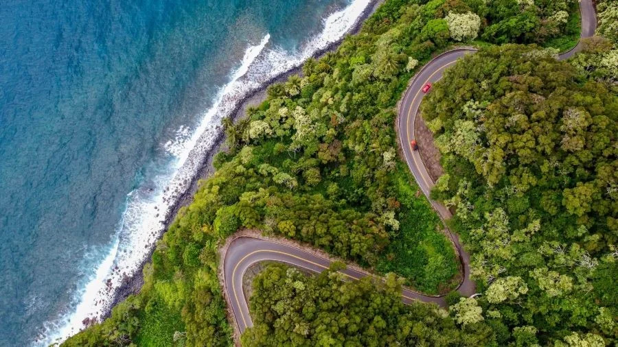 Cung đường Hana, hay còn gọi là Hana Highway, là một trong những cung đường lái xe đẹp nhất thế giới